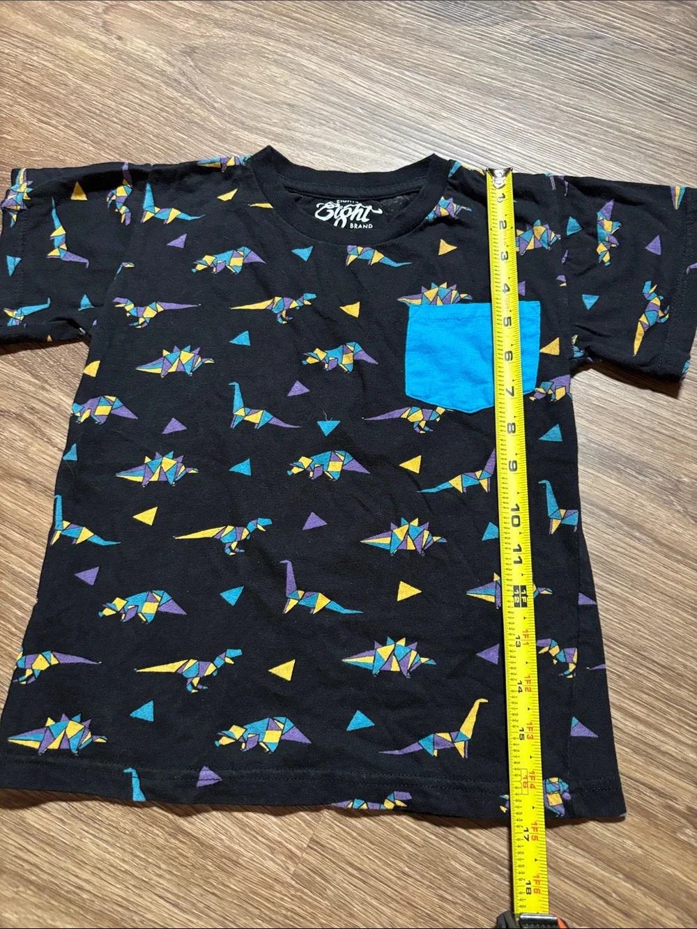 Eighty Eight Hustle 90s Dino dinosaur triangle T-Shirt Youth boys 6 small black